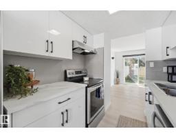 21 Lakewood Vg Nw, Edmonton, AB T6K2B3 Photo 9