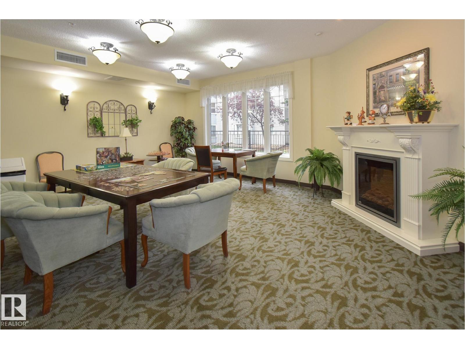 #314 9820 165 ST NW - 39
