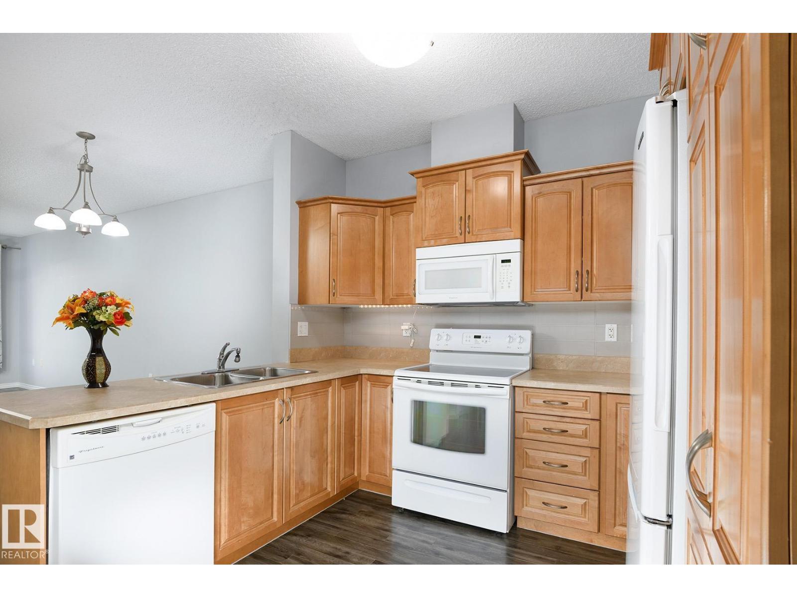 #314 9820 165 ST NW - 6