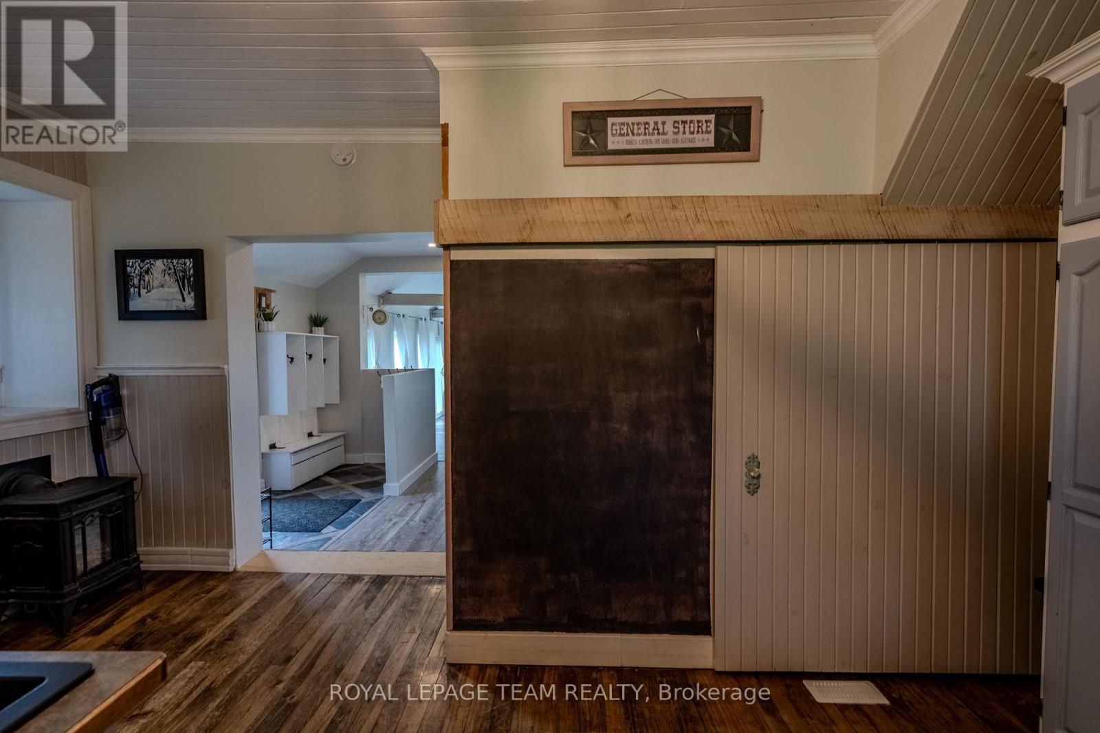 3570 DUNROBIN ROAD - 12