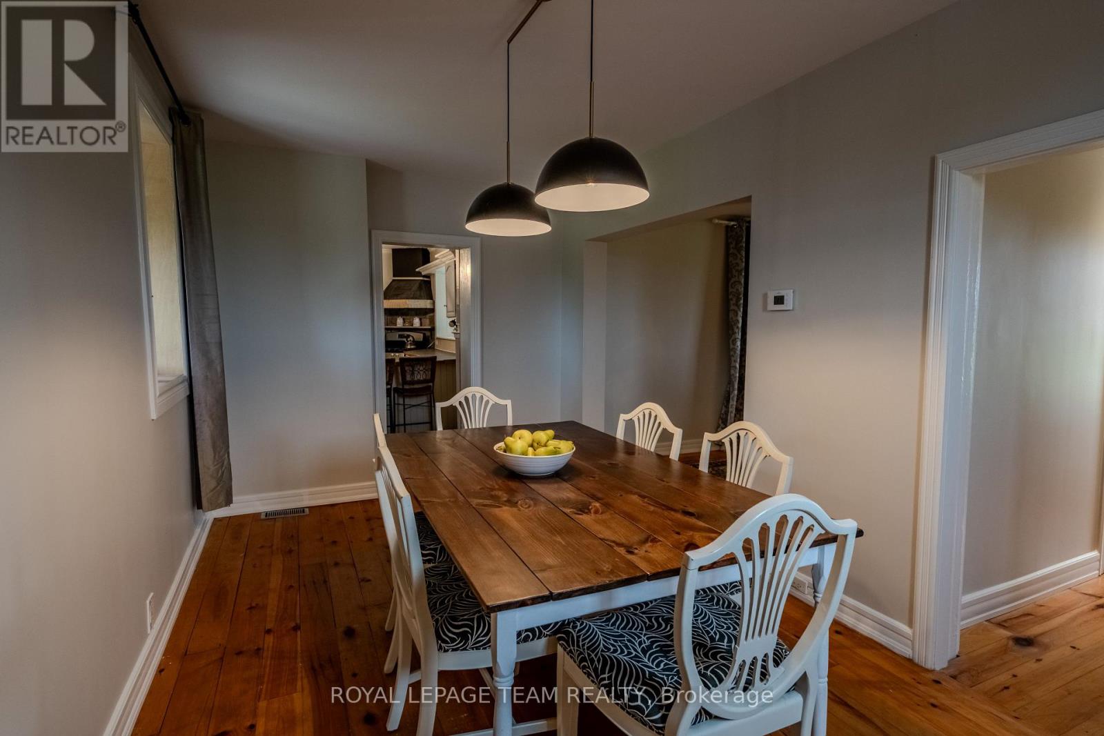 3 Bed, 2 Bath House for Sale in Ottawa – 3570 DUNROBIN ROAD, Ottawa – MLS# X13739612 - Image 16