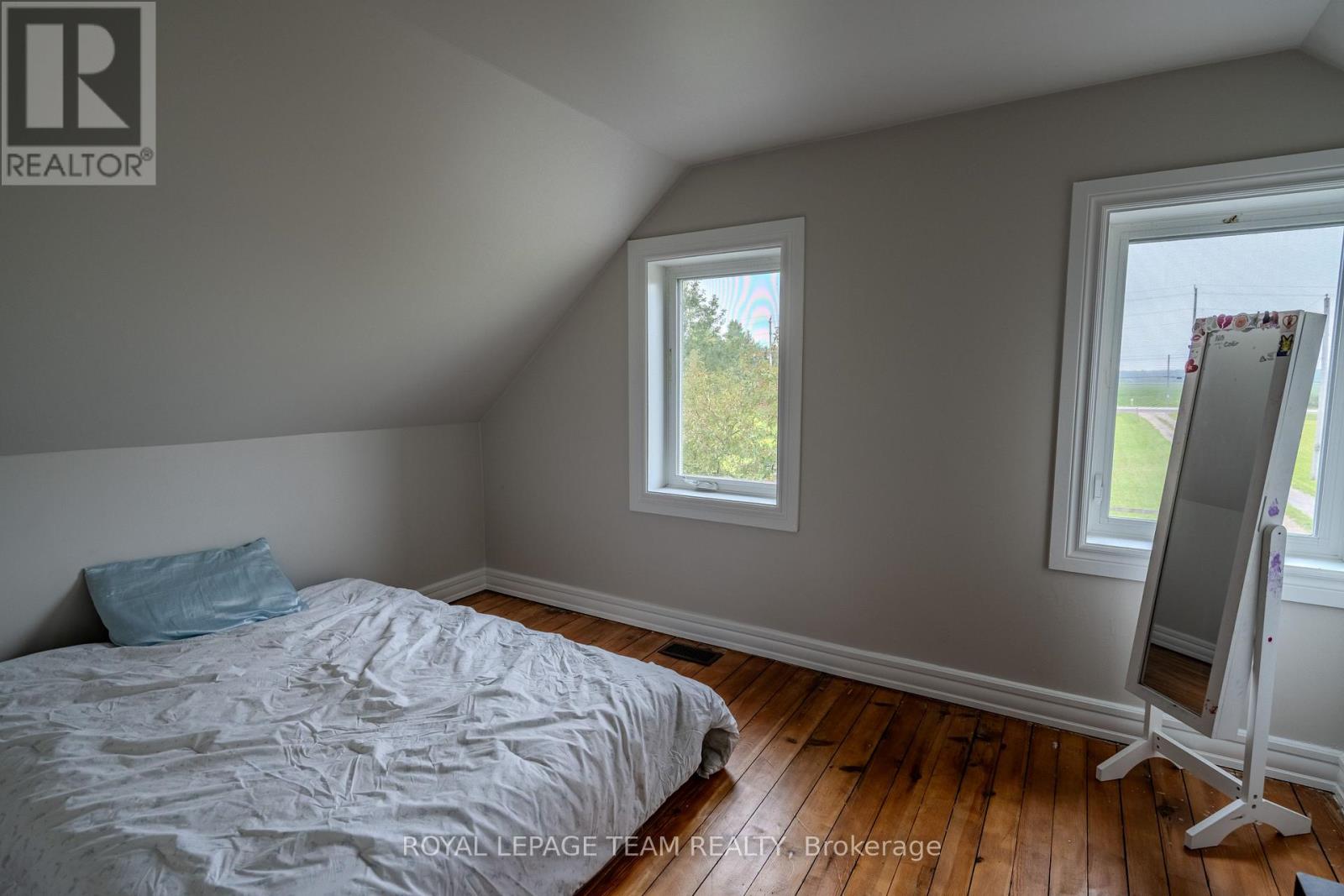 3 Bed, 2 Bath House for Sale in Ottawa – 3570 DUNROBIN ROAD, Ottawa – MLS# X13739612 - Image 20