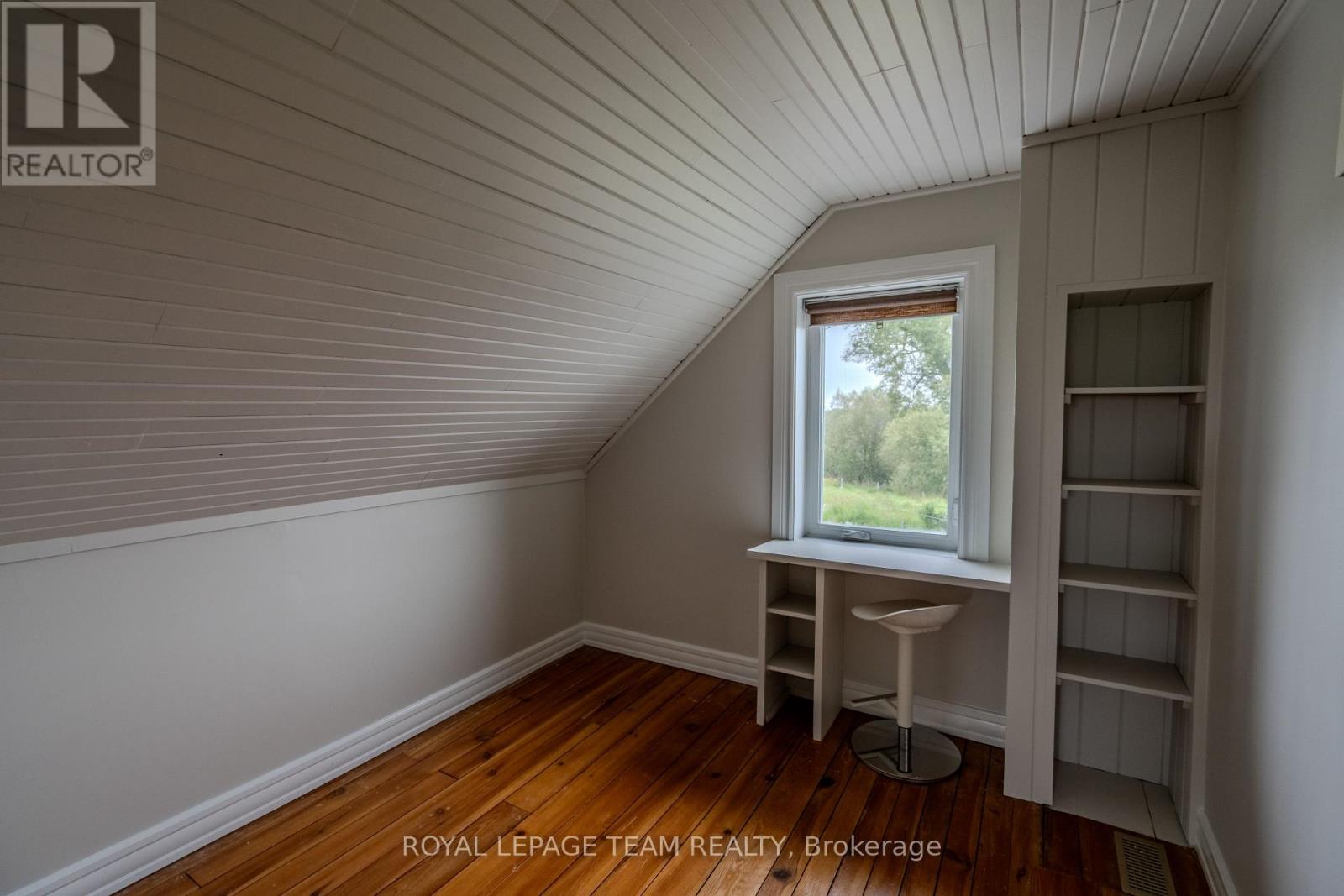 3 Bed, 2 Bath House for Sale in Ottawa – 3570 DUNROBIN ROAD, Ottawa – MLS# X13739612 - Image 21
