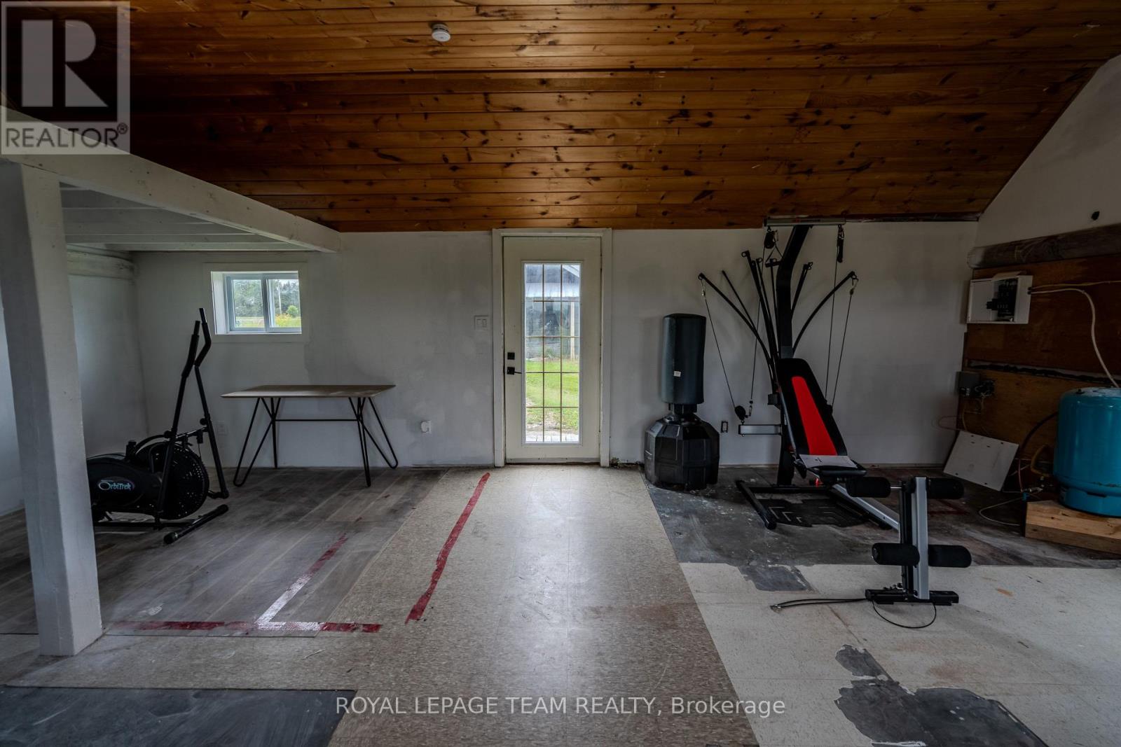 3 Bed, 2 Bath House for Sale in Ottawa – 3570 DUNROBIN ROAD, Ottawa – MLS# X13739612 - Image 37