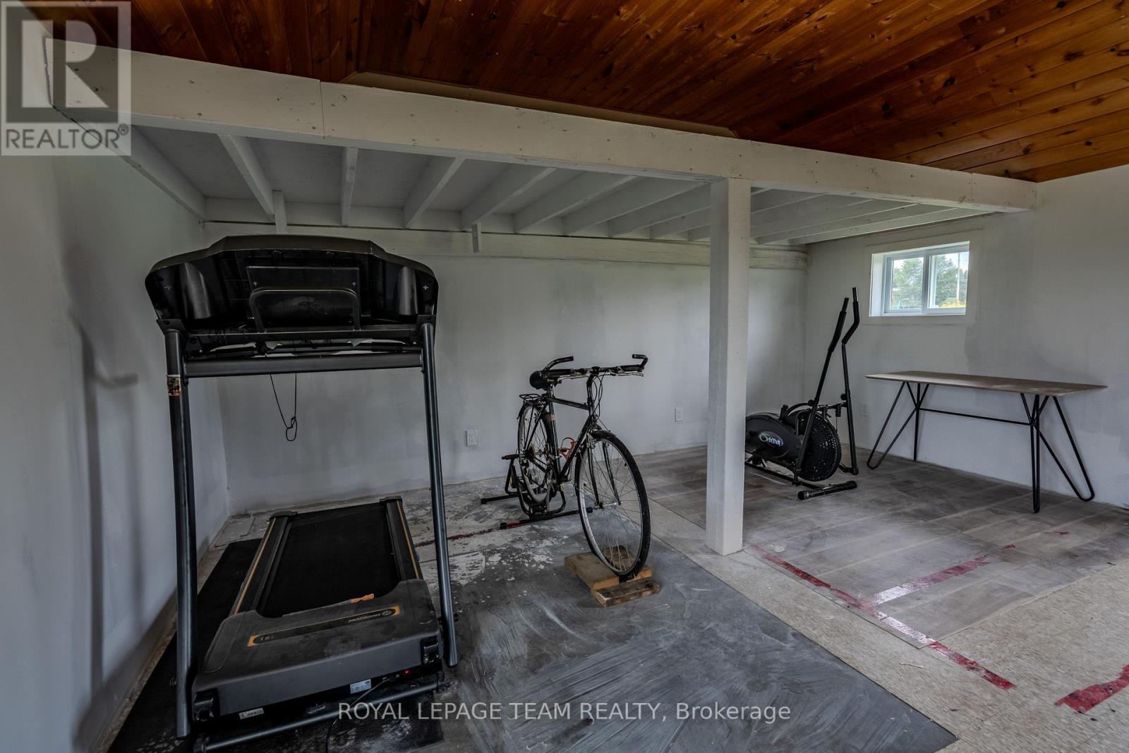 3 Bed, 2 Bath House for Sale in Ottawa – 3570 DUNROBIN ROAD, Ottawa – MLS# X13739612 - Image 38