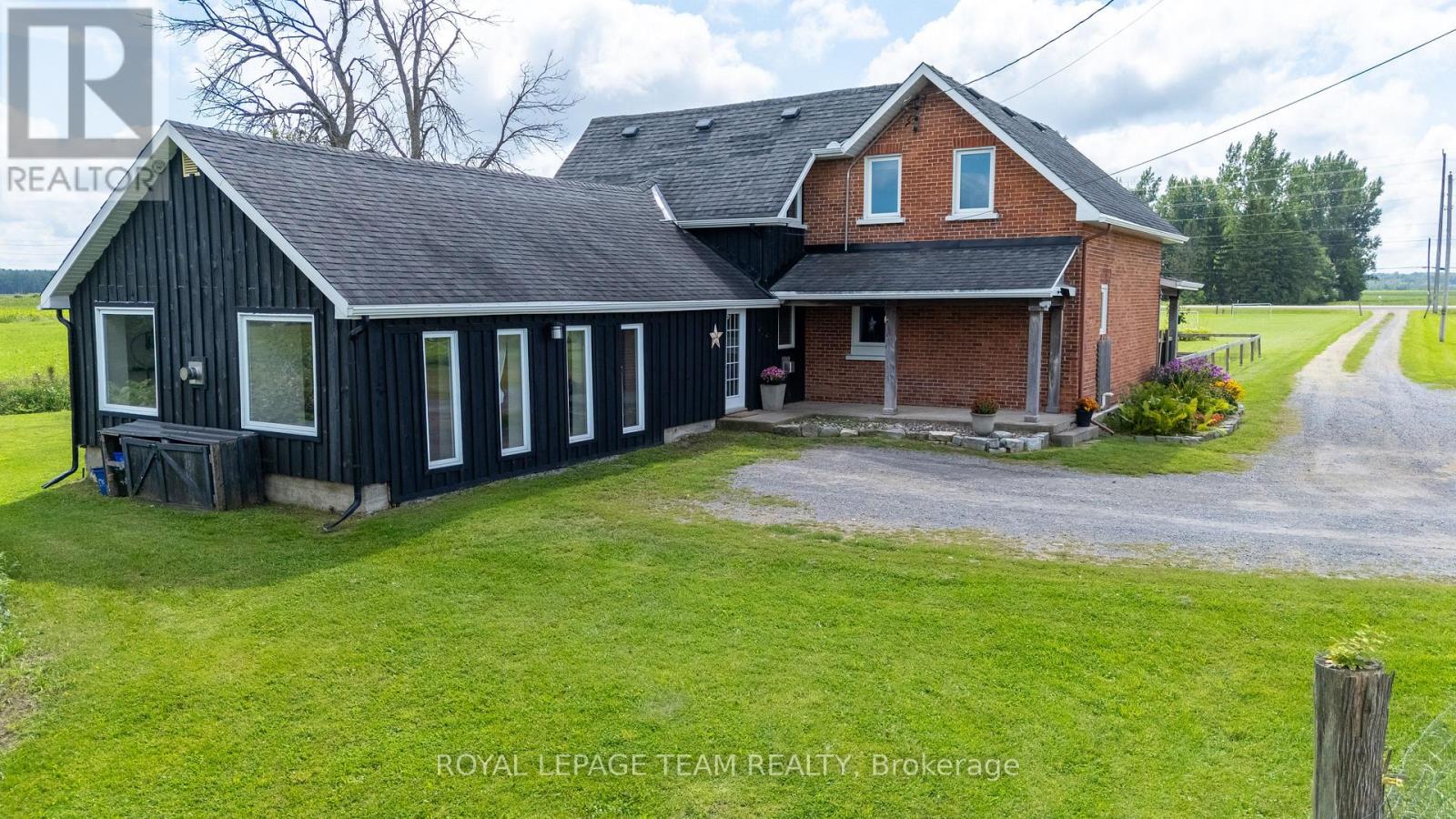 3570 DUNROBIN ROAD - 4