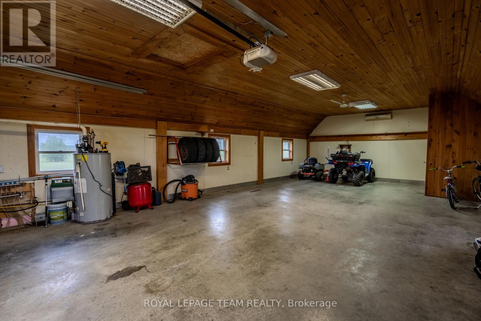 3 Bed, 2 Bath House for Sale in Ottawa – 3570 DUNROBIN ROAD, Ottawa – MLS# X13739612 - Image 41