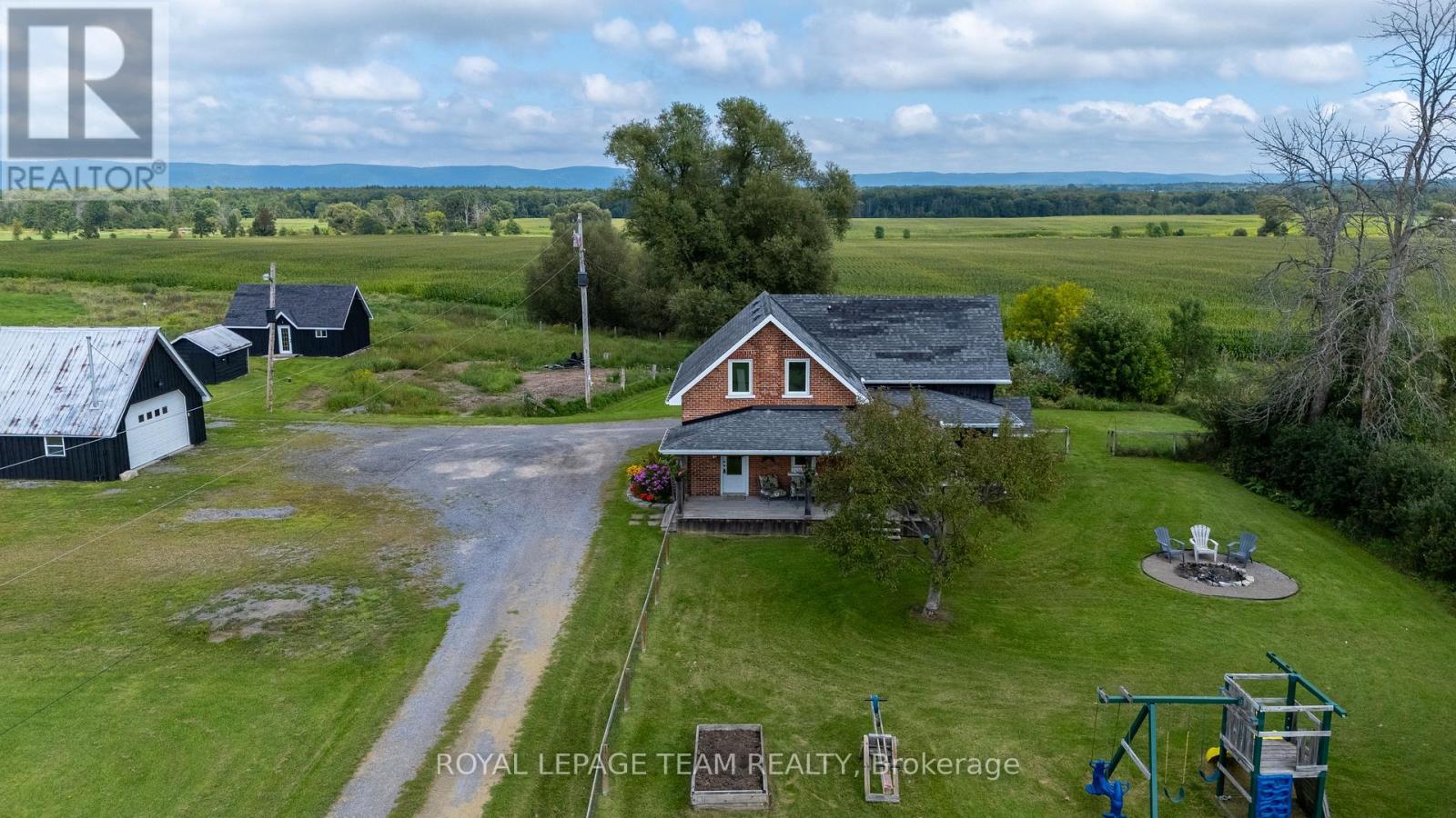 3 Bed, 2 Bath House for Sale in Ottawa – 3570 DUNROBIN ROAD, Ottawa – MLS# X13739612 - Image 44