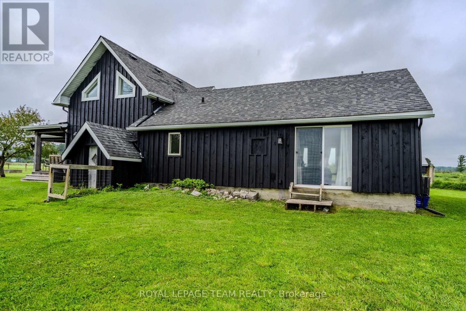 3 Bed, 2 Bath House for Sale in Ottawa – 3570 DUNROBIN ROAD, Ottawa – MLS# X13739612 - Image 48