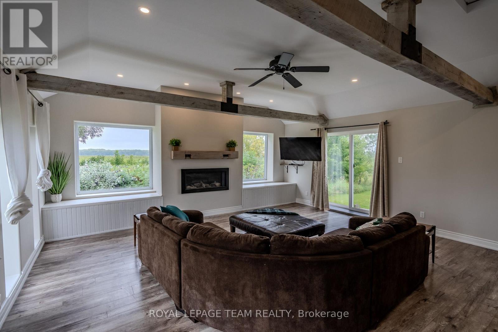 3570 DUNROBIN ROAD - 5