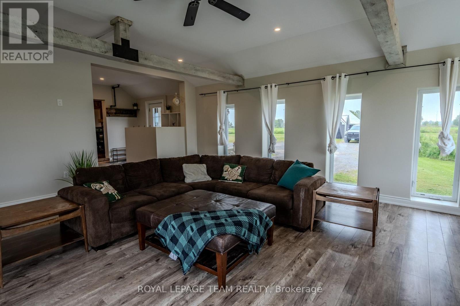 3570 DUNROBIN ROAD - 7