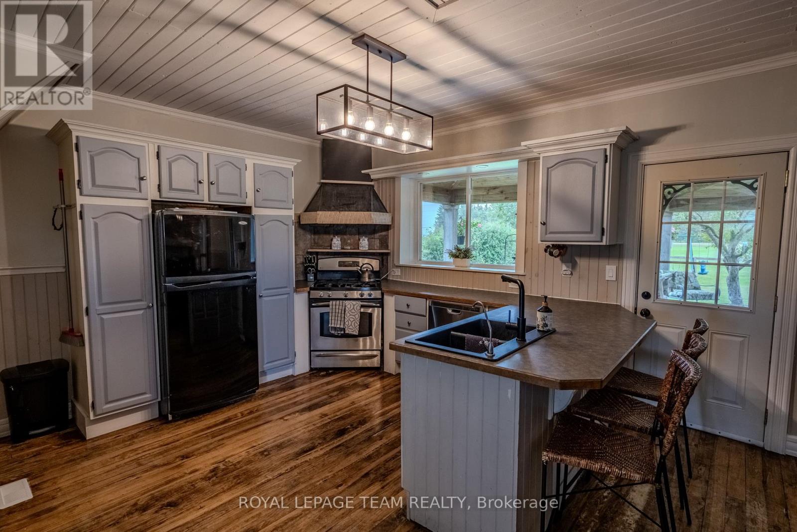 3570 DUNROBIN ROAD - 9