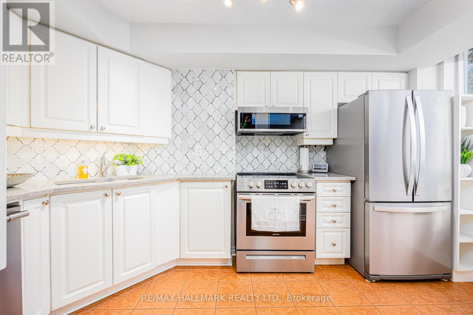 #112 3 REAN DRIVE - 9