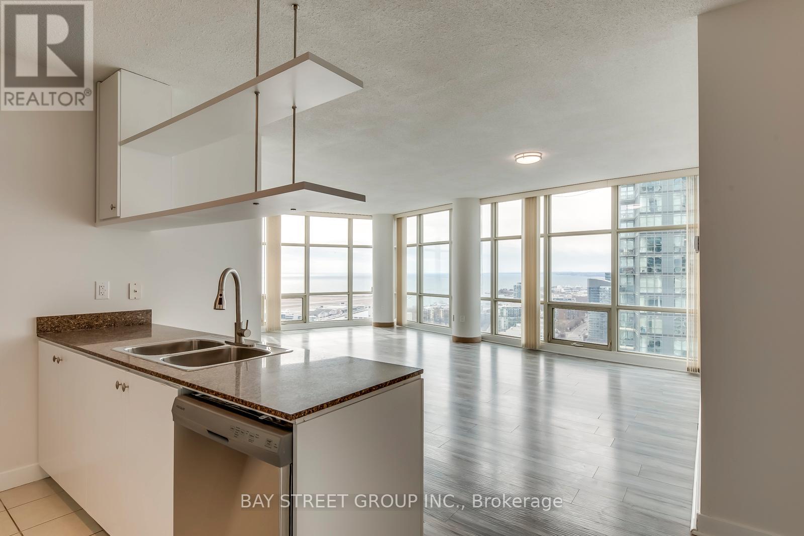 #3912 35 MARINER TERRACE - 16