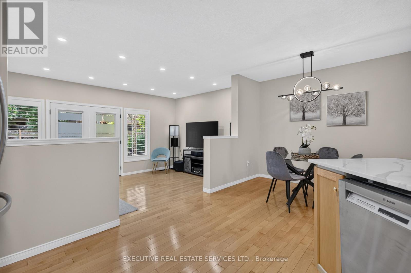 427 BEAVER CREEK ROAD - Image 16