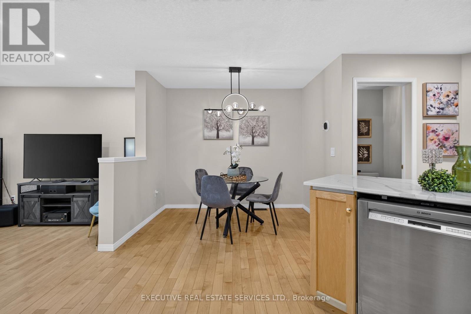 427 BEAVER CREEK ROAD - Image 17