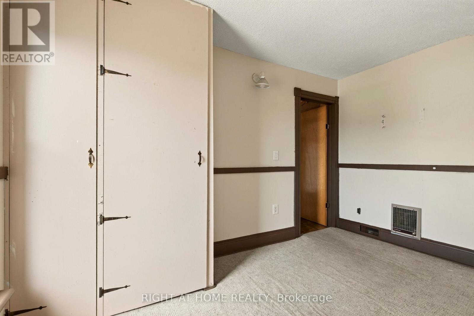 134 CATHARINE AVENUE - 27