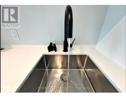 2301 - 327 King Street, Toronto, ON M5V1J5 Photo 11