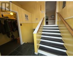 14 Montagnais Road thumbnail 2