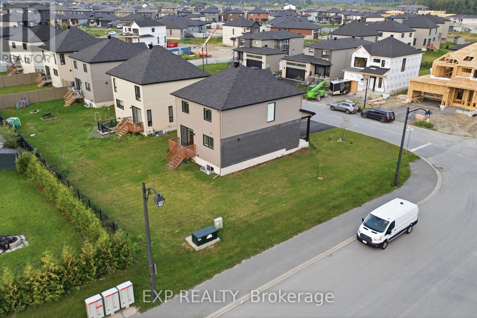 99 RUTILE STREET - Image 33