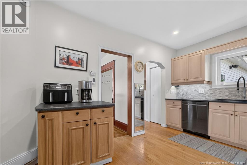 66 Broadway Street - Image 19