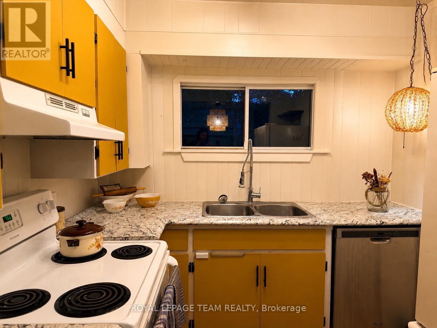 2 Bed, 1 Bath House for Rent in Pembroke – 218 FRASER STREET, Pembroke – MLS# X13739424 - Image 15