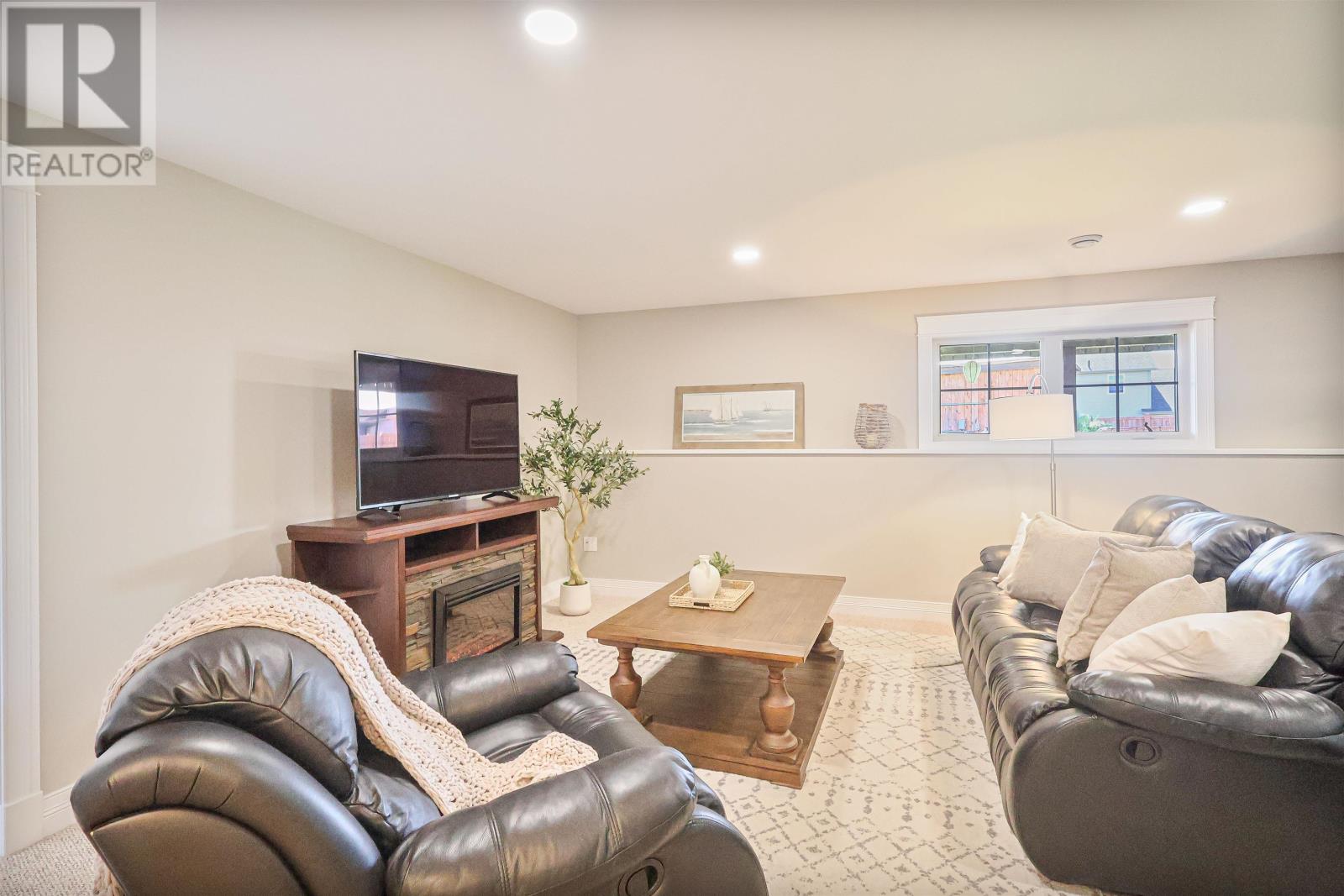 14 Somerset - Image 37