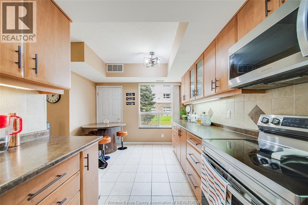 #109 8335 WYANDOTTE STREET East - 16