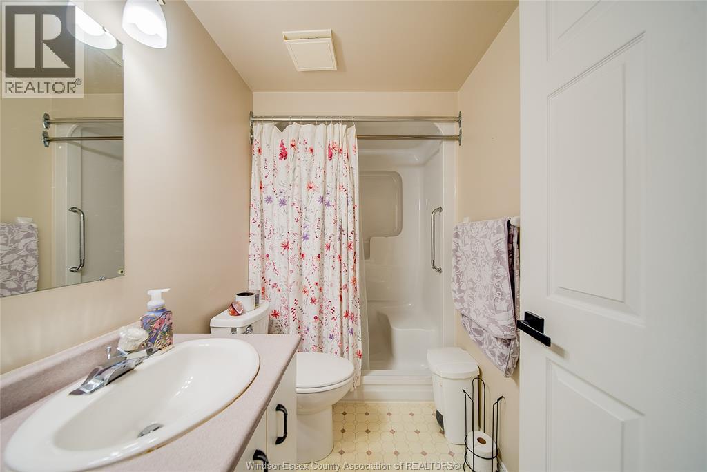 #109 8335 WYANDOTTE STREET East - 31