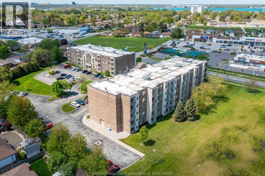 #109 8335 WYANDOTTE STREET East - 39