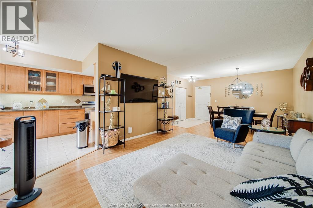#109 8335 WYANDOTTE STREET East - Image 7