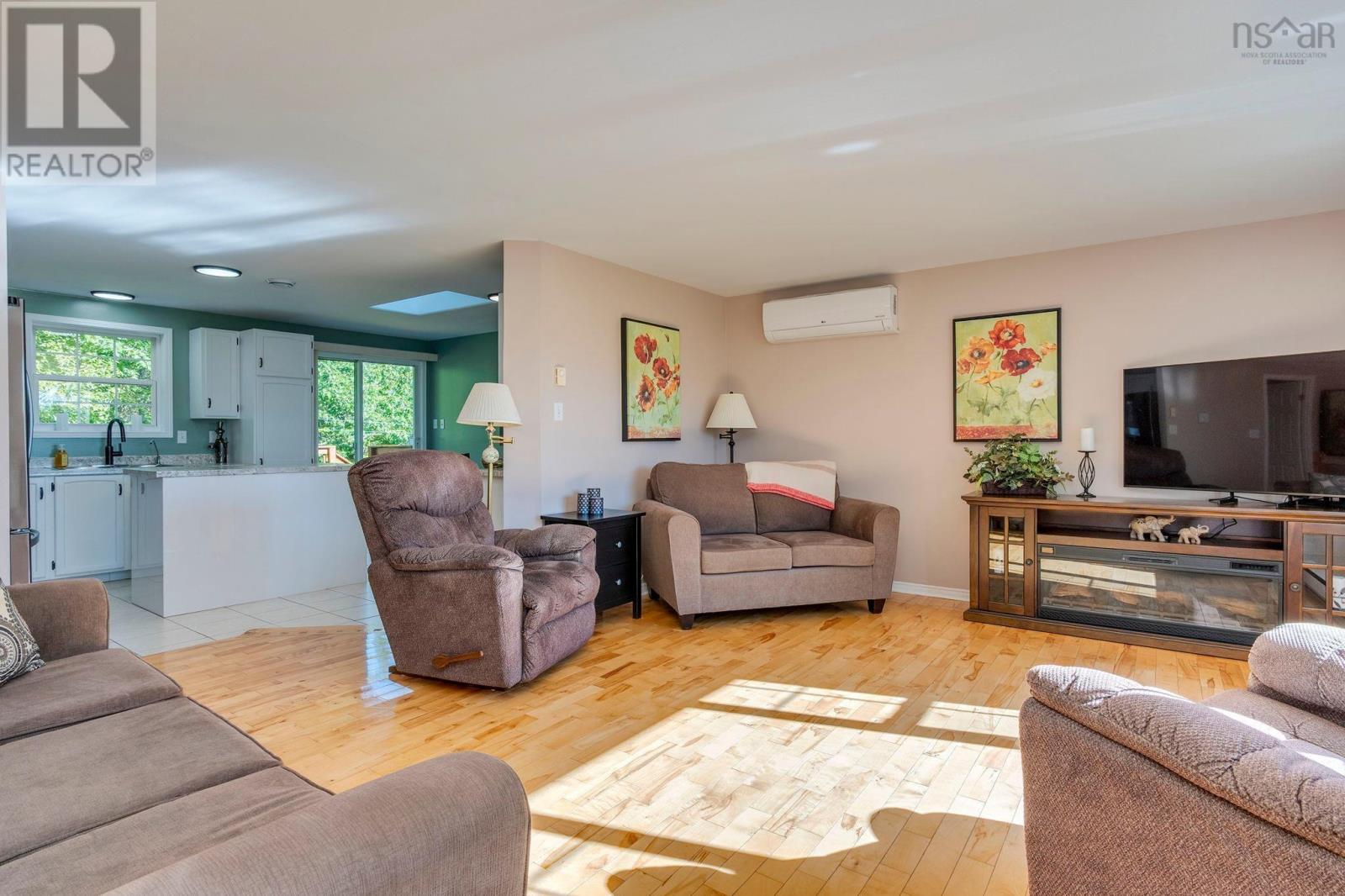 6 Carmichael Court, Brookside — photo 7