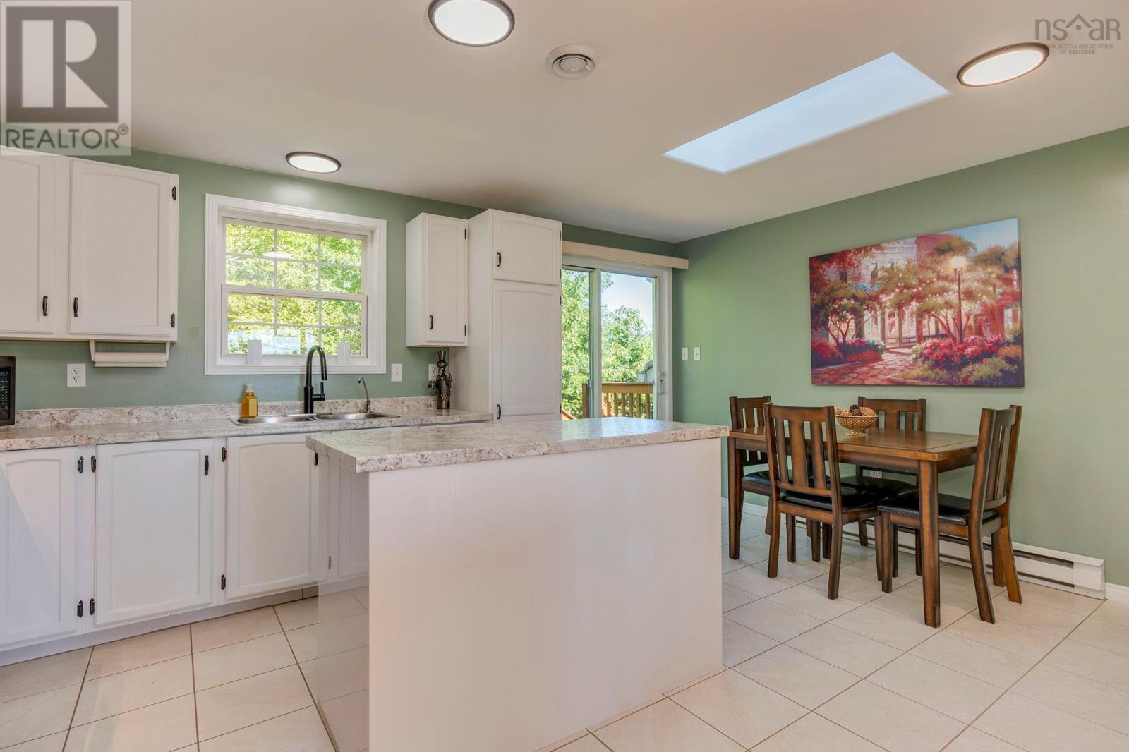 6 Carmichael Court, Brookside — photo 8