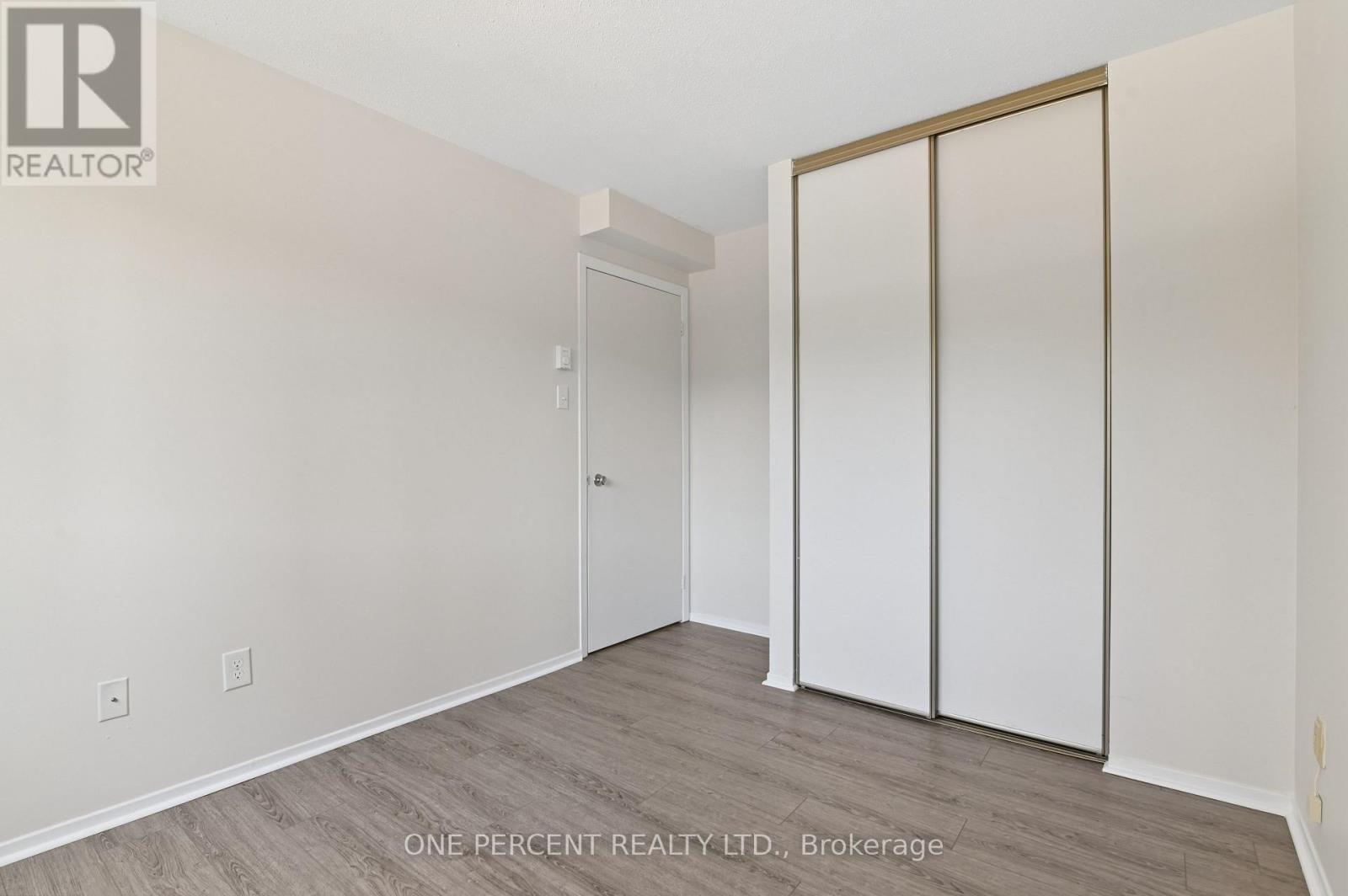 #204 250 BRITTANY DRIVE - Image 24
