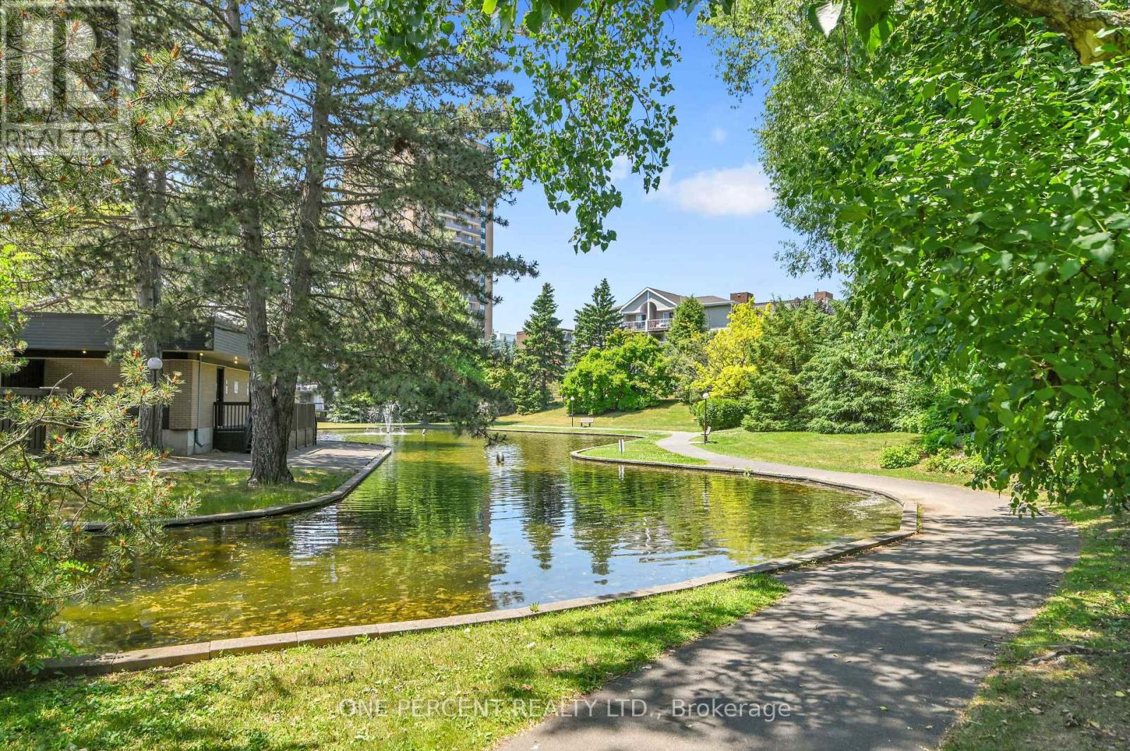 #204 250 BRITTANY DRIVE - Image 30