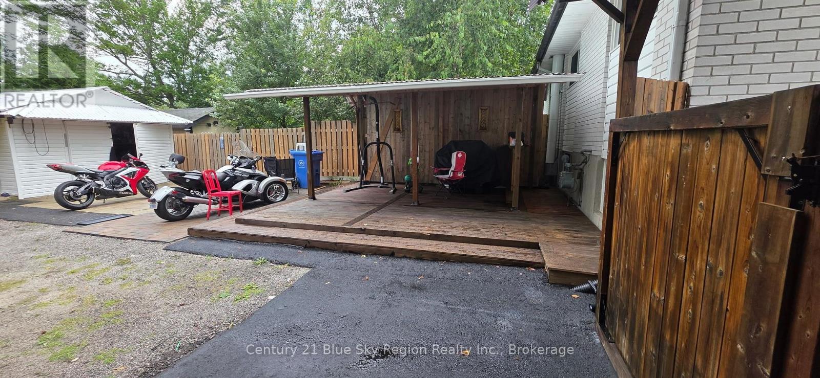 245 MICHENER DRIVE - 13