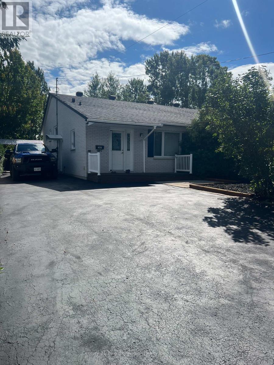 245 Michener Drive, North Bay (Birchaven), Ontario, P1A3J2, North Bay (Birchaven), Ontario — photo 4 of 5