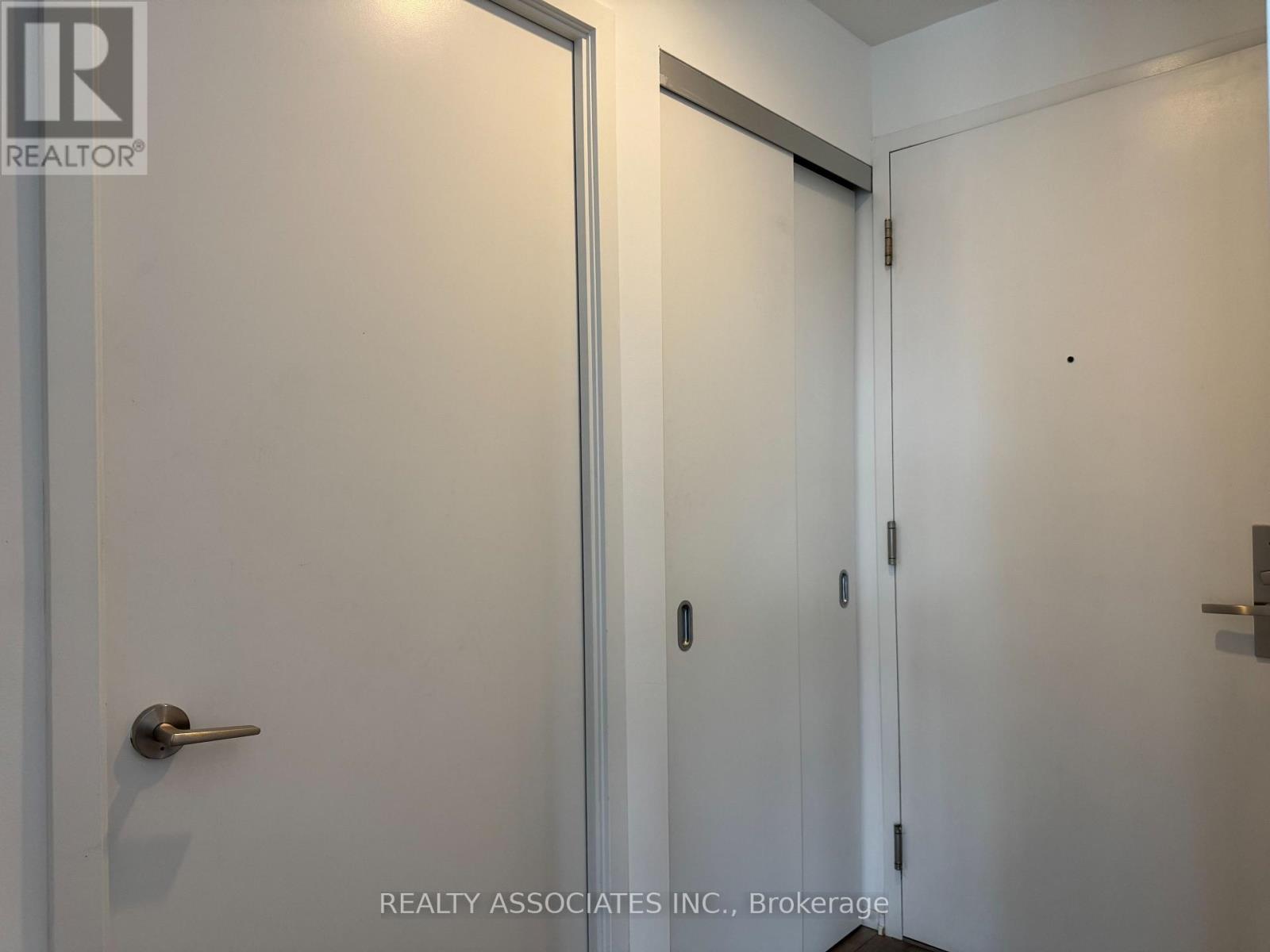 #2105 75 ST NICHOLAS STREET - 12