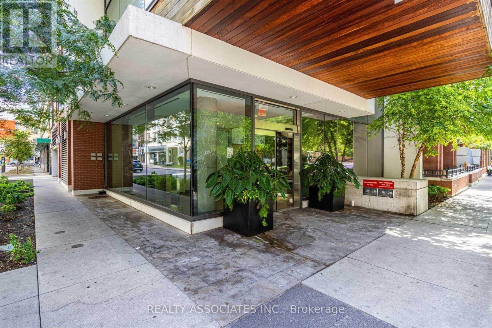 #2105 75 ST NICHOLAS STREET - 13