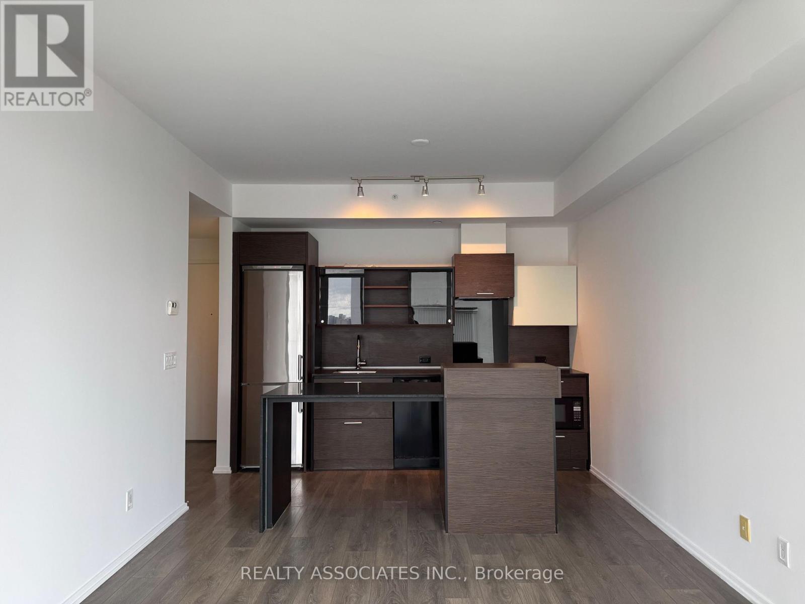 #2105 75 ST NICHOLAS STREET - 2