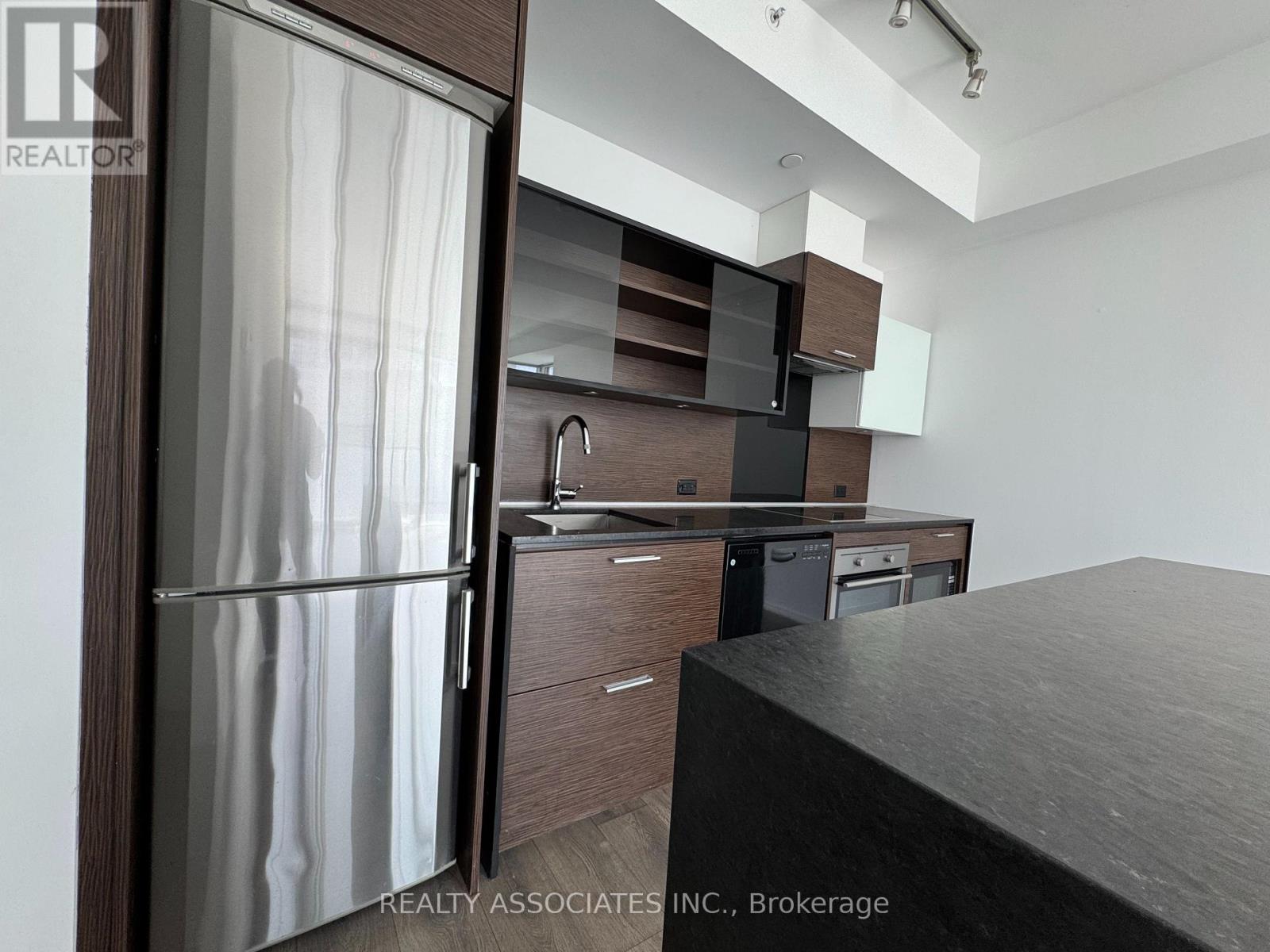 #2105 75 ST NICHOLAS STREET - 3