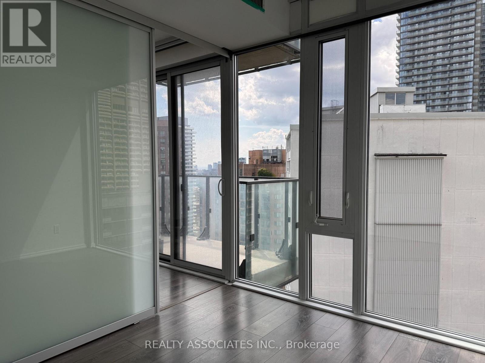 #2105 75 ST NICHOLAS STREET - 7
