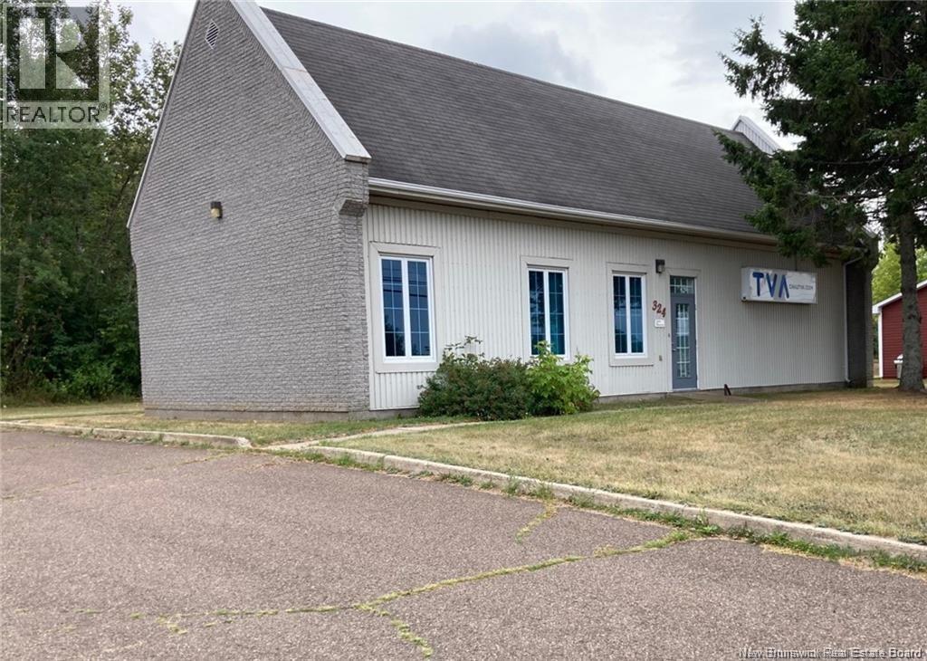 324 Boul. St-Pierre Ouest, Caraquet — photo 1