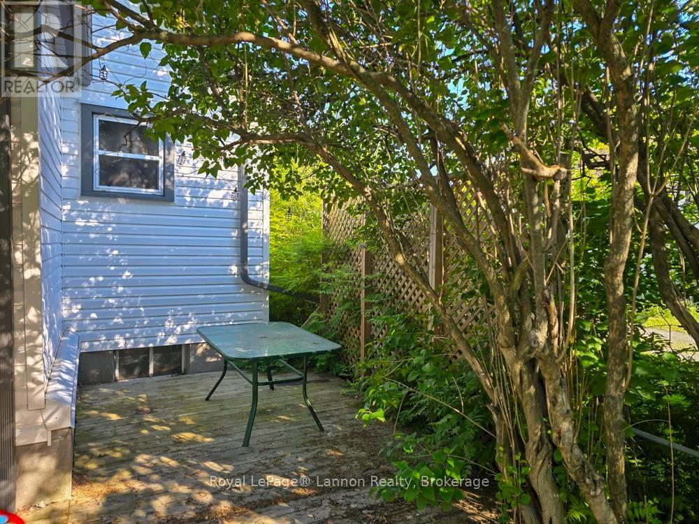 185 EMPRESS ST S - 33