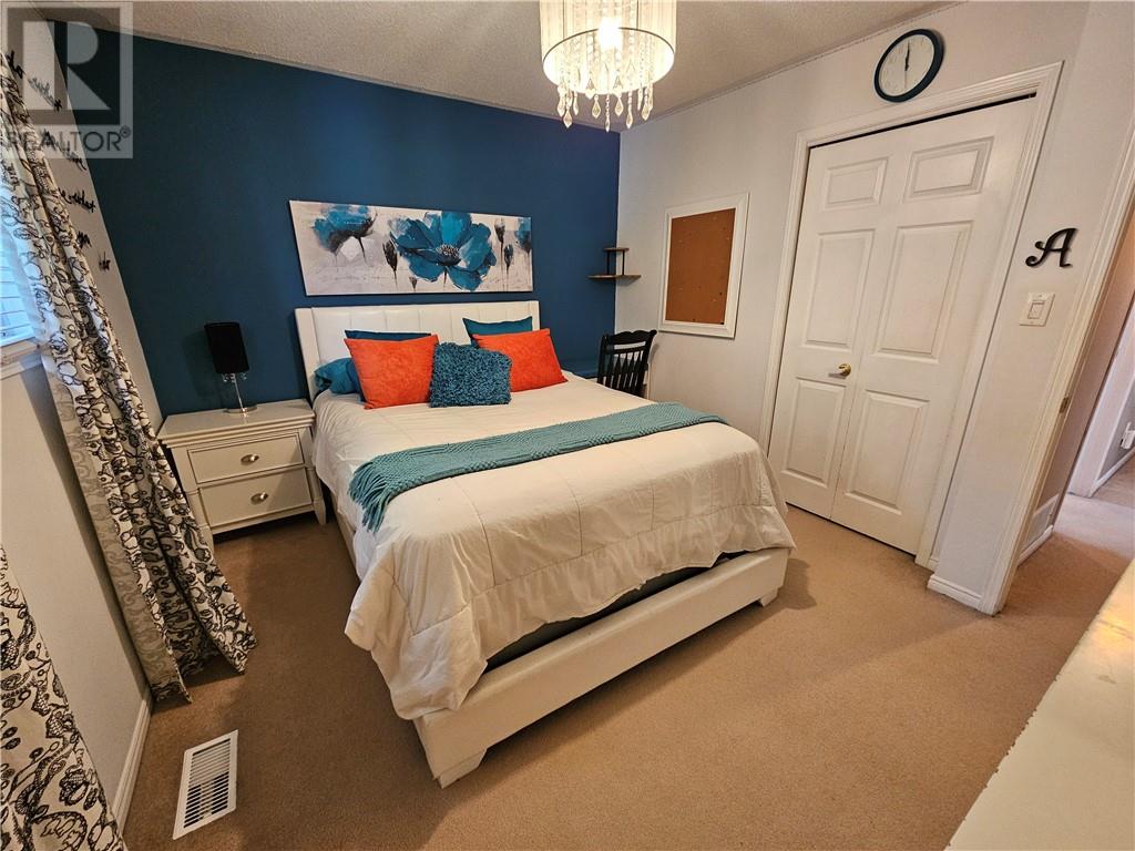 94 Renee Crescent - Image 24