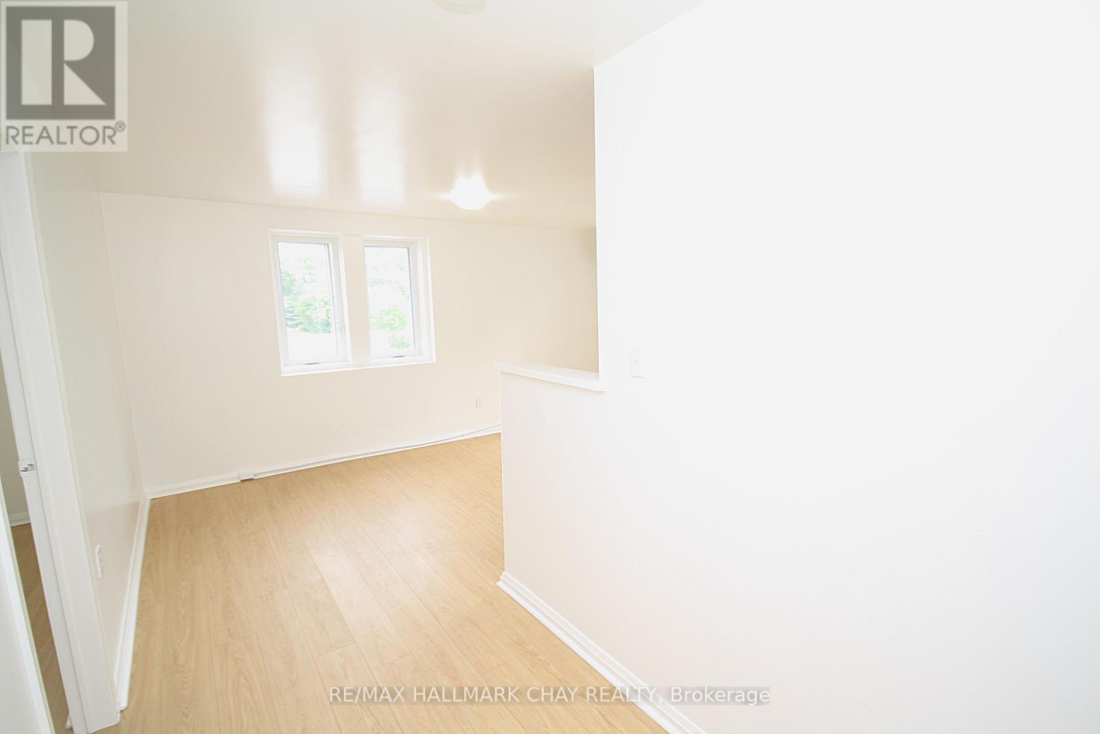 #1 58 Queen Street West, Springwater (Elmvale), Ontario, L0L1P0, Springwater (Elmvale), Ontario — photo 2 of 5