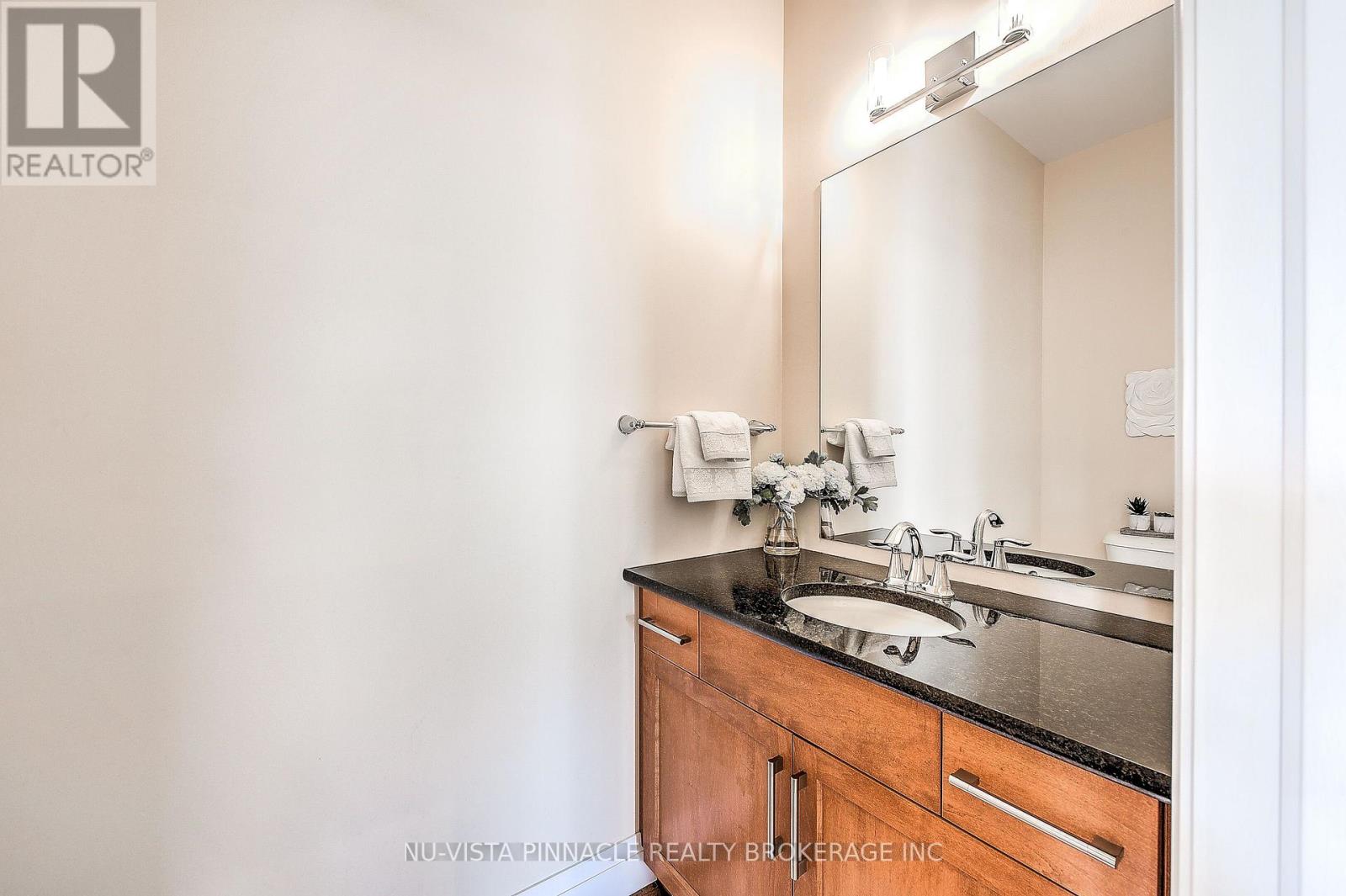 738 HICKORYRIDGE COMMON - Image 23