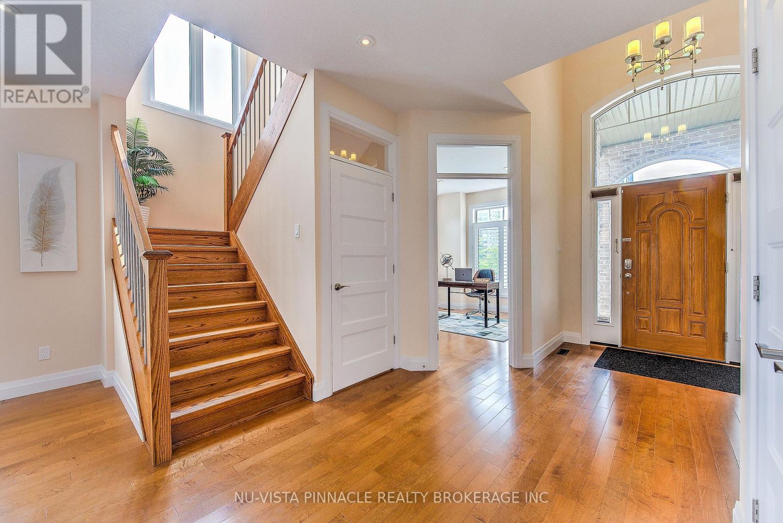 738 HICKORYRIDGE COMMON - Image 24