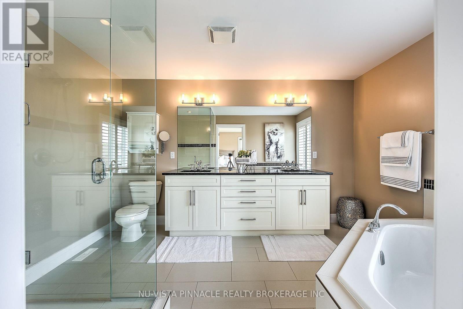 738 HICKORYRIDGE COMMON - Image 27