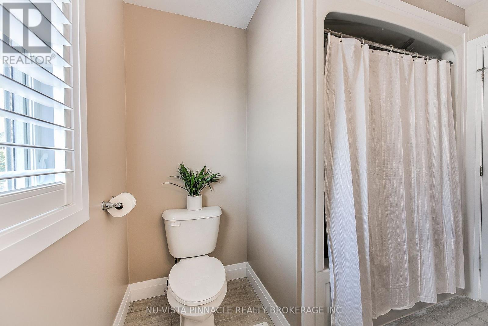 738 HICKORYRIDGE COMMON - Image 34